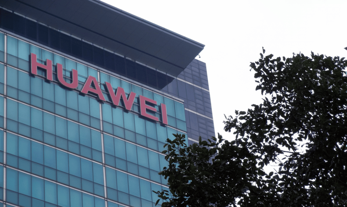 Le fondateur Huawei rapporte que la société n’espionne pas pour la Chine.